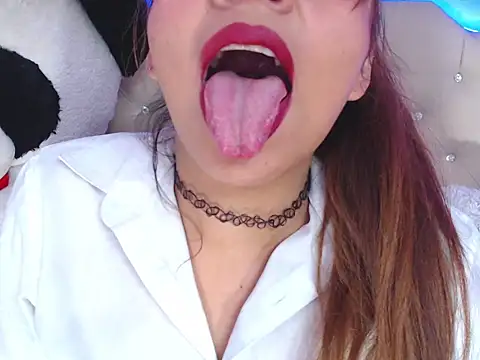 ameliefederline11 online show from December 20, 2025, 1:47 pm