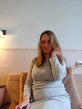 Evelina cute online show from April 5, 2026, 1:18 pm