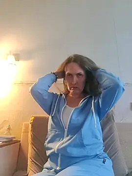 Snapshot of Evelina_cute chatting on September 23, 2025, 2:57 pm Evelina cute online show from September 23, 2025, 2:57 pm