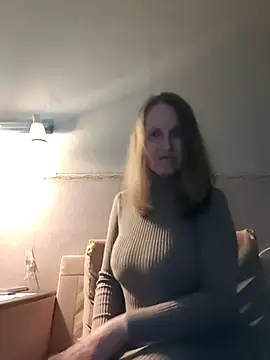 Snapshot of Evelina_cute chatting on October 11, 2025, 5:58 pm Evelina cute online show from October 11, 2025, 5:58 pm