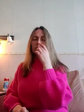 Snapshot of Evelina_cute chatting on February 3, 2026, 11:37 am Evelina cute online show from February 3, 2026, 11:37 am