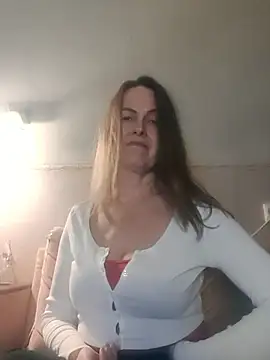 Snapshot of Evelina_cute chatting on January 18, 2026, 5:16 pm Evelina cute online show from January 18, 2026, 5:16 pm