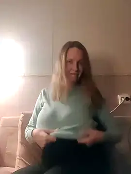 Evelina cute online show from January 9, 2025, 3:55 pm