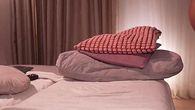 Snapshot of pauline__7 chatting on February 12, 2026, 5:45 pm pauline 7 online show from February 12, 2026, 5:45 pm