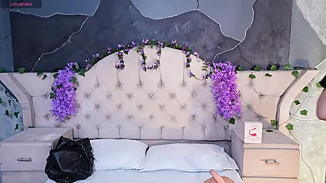 AmberGreyy  online show from June 3, 2026, 7:18 pm
