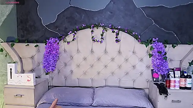 Snapshot of AmberGreyy_ chatting on June 8, 2026, 6:19 pm AmberGreyy online show from June 8, 2026, 6:19 pm