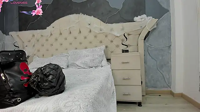 AmberGreyy  online show from October 12, 2025, 12:50 pm