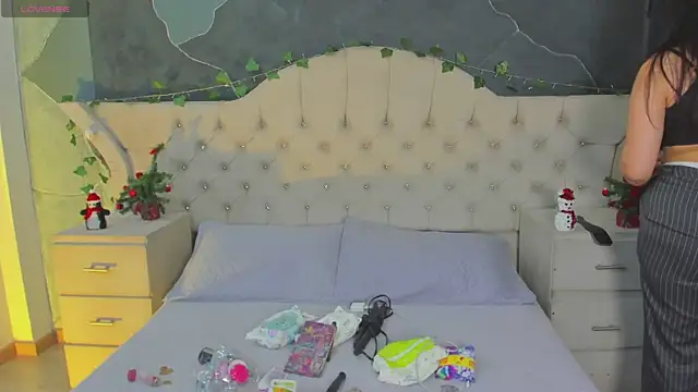 AmberGreyy  online show from December 18, 2025, 5:17 pm