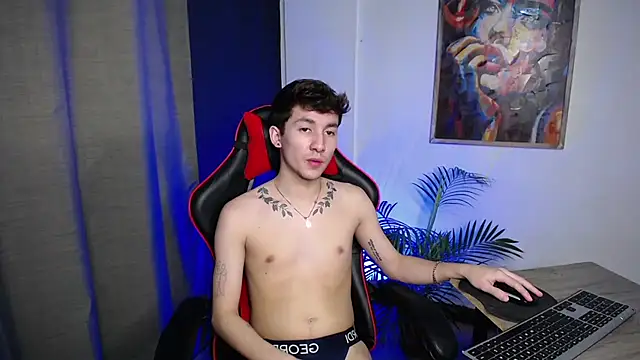 Snapshot of SebasstianGrand chatting on February 19, 2025, 1:29 am SebasstianGrand online show from February 19, 2025, 1:29 am