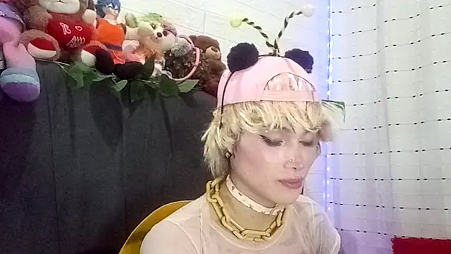 Snapshot of Devilnia9 chatting on October 8, 2025, 11:49 pm Devilnia9 online show from October 8, 2025, 11:49 pm