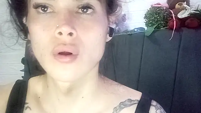 Snapshot of Devilnia9 chatting on October 17, 2025, 8:10 pm Devilnia9 online show from October 17, 2025, 8:10 pm