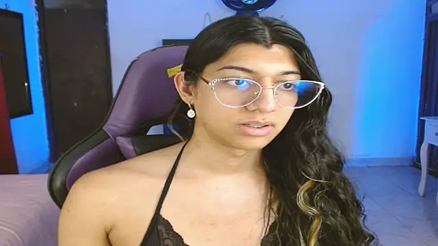 engielphoenis14 online show from February 10, 2026, 6:01 am