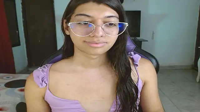 engielphoenis14 online show from April 12, 2026, 11:08 pm