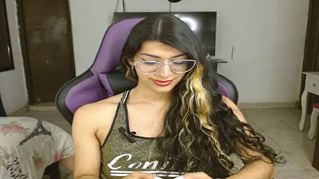 engielphoenis14 online show from January 29, 2025, 12:24 pm