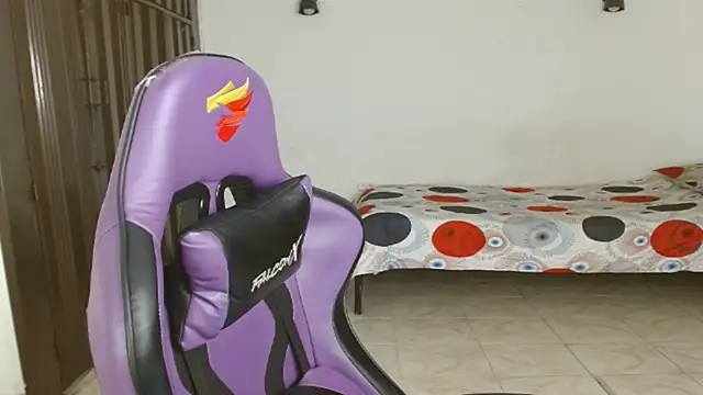 engielphoenis14 online show from September 8, 2025, 9:58 pm