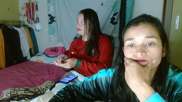 Snapshot of clayre_and_jill chatting on October 17, 2025, 1:42 am clayre and jill online show from October 17, 2025, 1:42 am