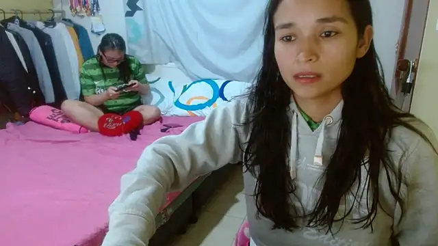 Snapshot of clayre_and_jill chatting on October 4, 2025, 3:41 am clayre and jill online show from October 4, 2025, 3:41 am