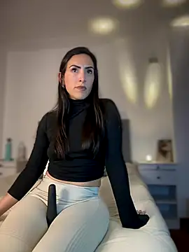 Snapshot of alessandra-a chatting on October 7, 2025, 2:23 am alessandra-a online show from October 7, 2025, 2:23 am