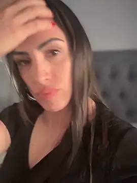 Snapshot of alessandra-a chatting on October 1, 2025, 5:28 pm alessandra-a online show from October 1, 2025, 5:28 pm