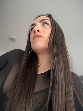 Snapshot of alessandra-a chatting on October 27, 2025, 8:32 pm alessandra-a online show from October 27, 2025, 8:32 pm