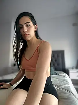 Snapshot of alessandra-a chatting on October 7, 2025, 9:16 pm alessandra-a online show from October 7, 2025, 9:16 pm