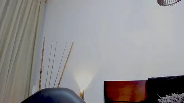 LucyJhonnsonn online show from February 12, 2025, 12:48 am