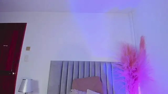 LucyJhonnsonn online show from January 26, 2025, 12:05 am
