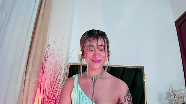 LucyJhonnsonn online show from March 4, 2025, 12:50 am
