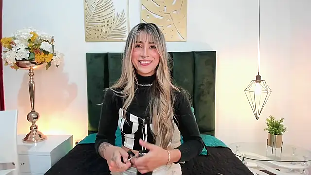 LucyJhonnsonn online show from January 24, 2025, 12:52 am