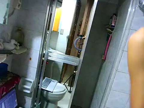 Snapshot of singlemom4 chatting on October 26, 2025, 7:14 pm singlemom4 online show from October 26, 2025, 7:14 pm