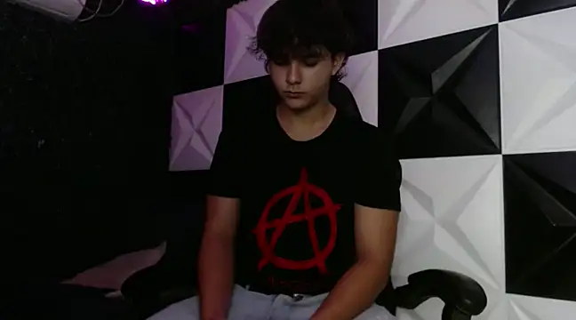 Dani cumboy online show from January 7, 2025, 2:53 am