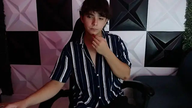 Dani cumboy online show from January 22, 2025, 3:09 am