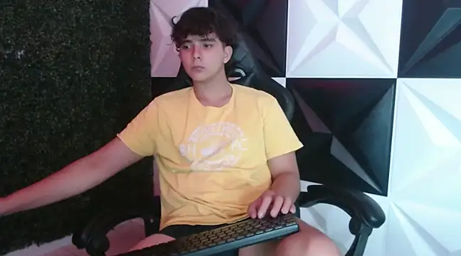 Dani cumboy online show from February 6, 2025, 6:18 am