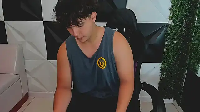 Snapshot of Dani_cumboy chatting on October 4, 2025, 2:07 pm Dani cumboy online show from October 4, 2025, 2:07 pm