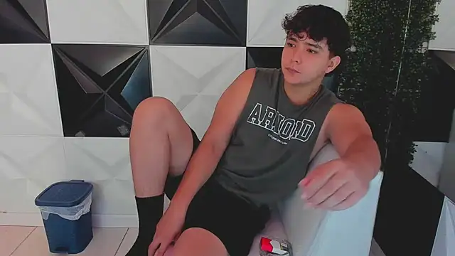 Snapshot of Dani_cumboy chatting on October 12, 2025, 1:56 pm Dani cumboy online show from October 12, 2025, 1:56 pm