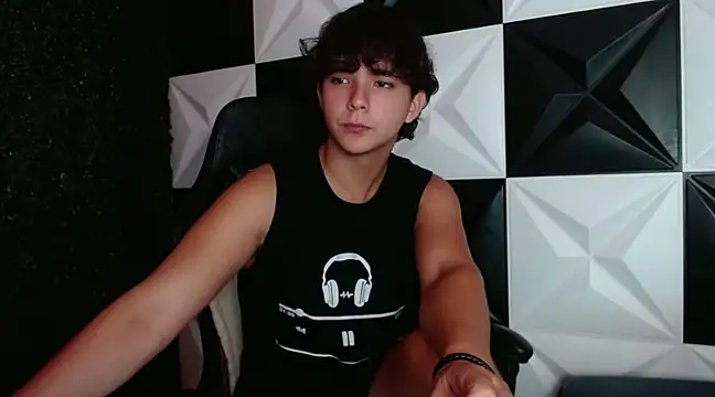 Dani cumboy online show from December 28, 2024, 2:22 am
