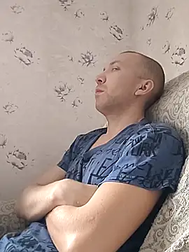 MityaXLoves online show from April 4, 2026, 5:03 am