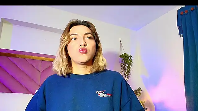 Snapshot of TomLondon_ chatting on September 26, 2025, 11:39 am TomLondon  online show from September 26, 2025, 11:39 am