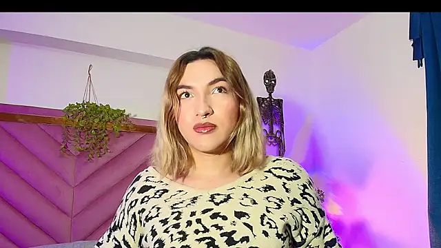 Snapshot of TomLondon_ chatting on October 12, 2025, 12:06 pm TomLondon  online show from October 12, 2025, 12:06 pm