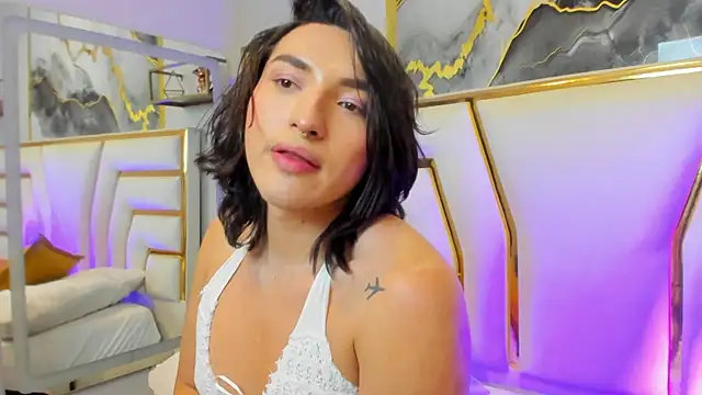 Snapshot of TomLondon_ chatting on March 4, 2025, 5:45 pm TomLondon  online show from March 4, 2025, 5:45 pm