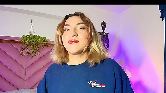 Snapshot of TomLondon_ chatting on October 8, 2025, 12:28 pm TomLondon  online show from October 8, 2025, 12:28 pm