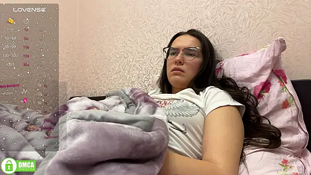 the princese online show from February 7, 2025, 7:49 pm