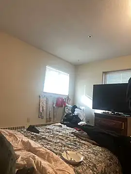 Snapshot of Lilsmokeshow017 chatting on January 13, 2025, 6:27 pm Lilsmokeshow017 online show from January 13, 2025, 6:27 pm