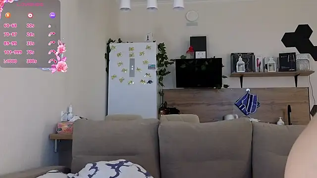 Snapshot of Girl_alone_home chatting on March 19, 2025, 3:41 am Girl alone home online show from March 19, 2025, 3:41 am