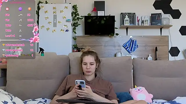 Snapshot of Girl_alone_home chatting on March 16, 2025, 4:52 am Girl alone home online show from March 16, 2025, 4:52 am