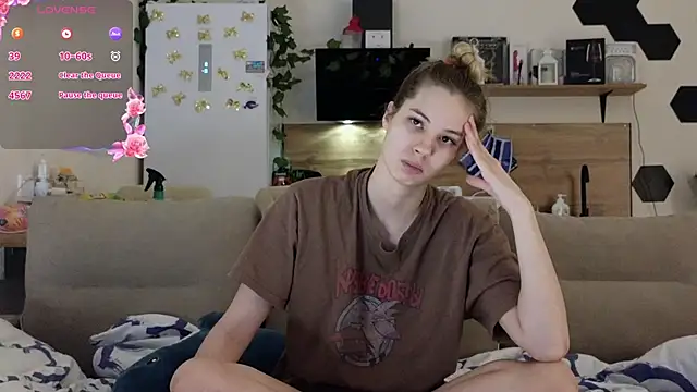Snapshot of Girl_alone_home chatting on March 16, 2025, 1:49 am Girl alone home online show from March 16, 2025, 1:49 am