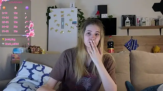 Snapshot of Girl_alone_home chatting on February 26, 2025, 6:37 pm Girl alone home online show from February 26, 2025, 6:37 pm