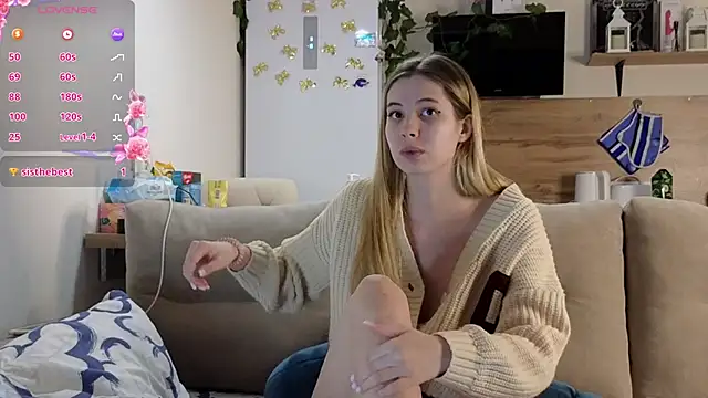 Snapshot of Girl_alone_home chatting on March 1, 2025, 3:05 pm Girl alone home online show from March 1, 2025, 3:05 pm