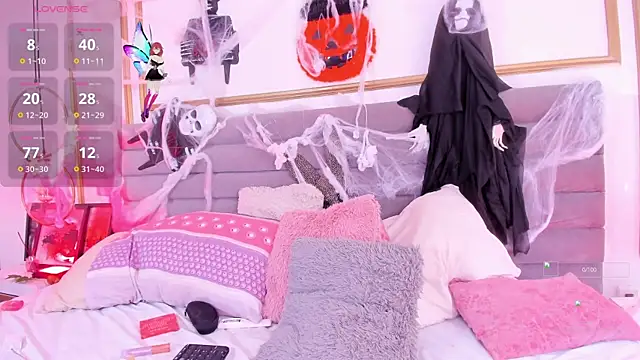 MandyWester online show from October 26, 2025, 8:09 pm