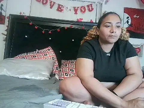MrAndMrsCrook online show from February 22, 2025, 5:44 am